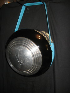 Ford V8 with turquoise